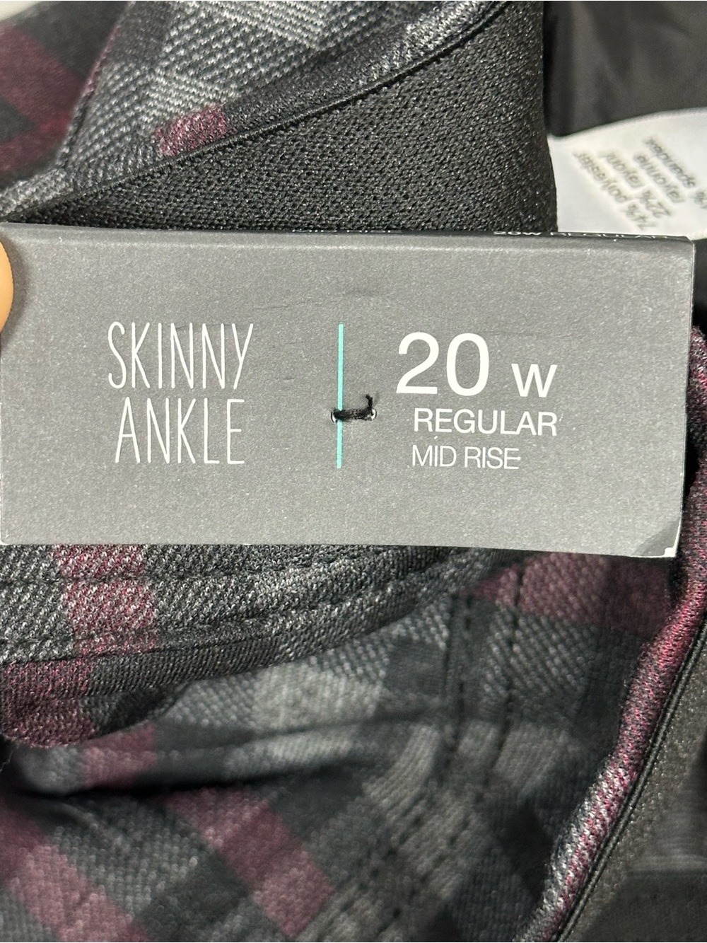 NWT Maurices Skinny Ankle Mid Rise Plaid Pants, Stretch - Womens 20W Regular - Picture 4 of 16
